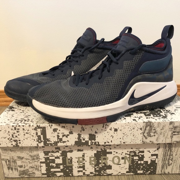 Nike Lebron Witness II in College Navy Team Red - Picture 1 of 5